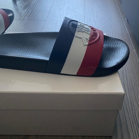 Moncler Basile slides - Picture 7 of 12